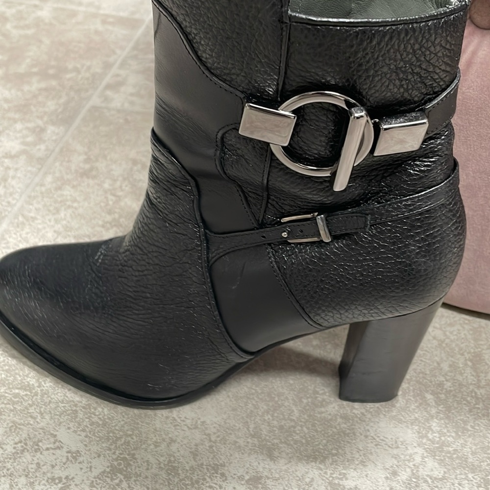 Cuadra leather booties